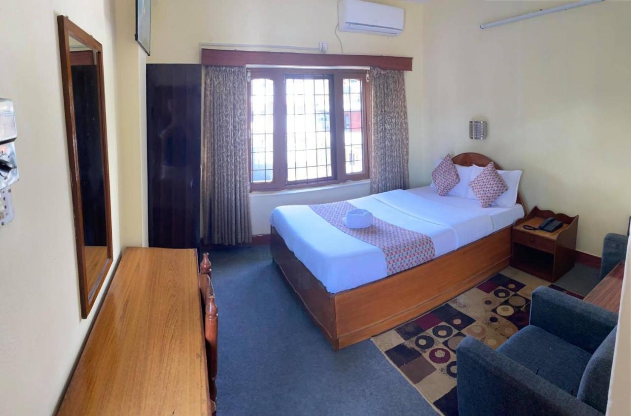 Hotel Blue Magnet Pokhara Luaran gambar