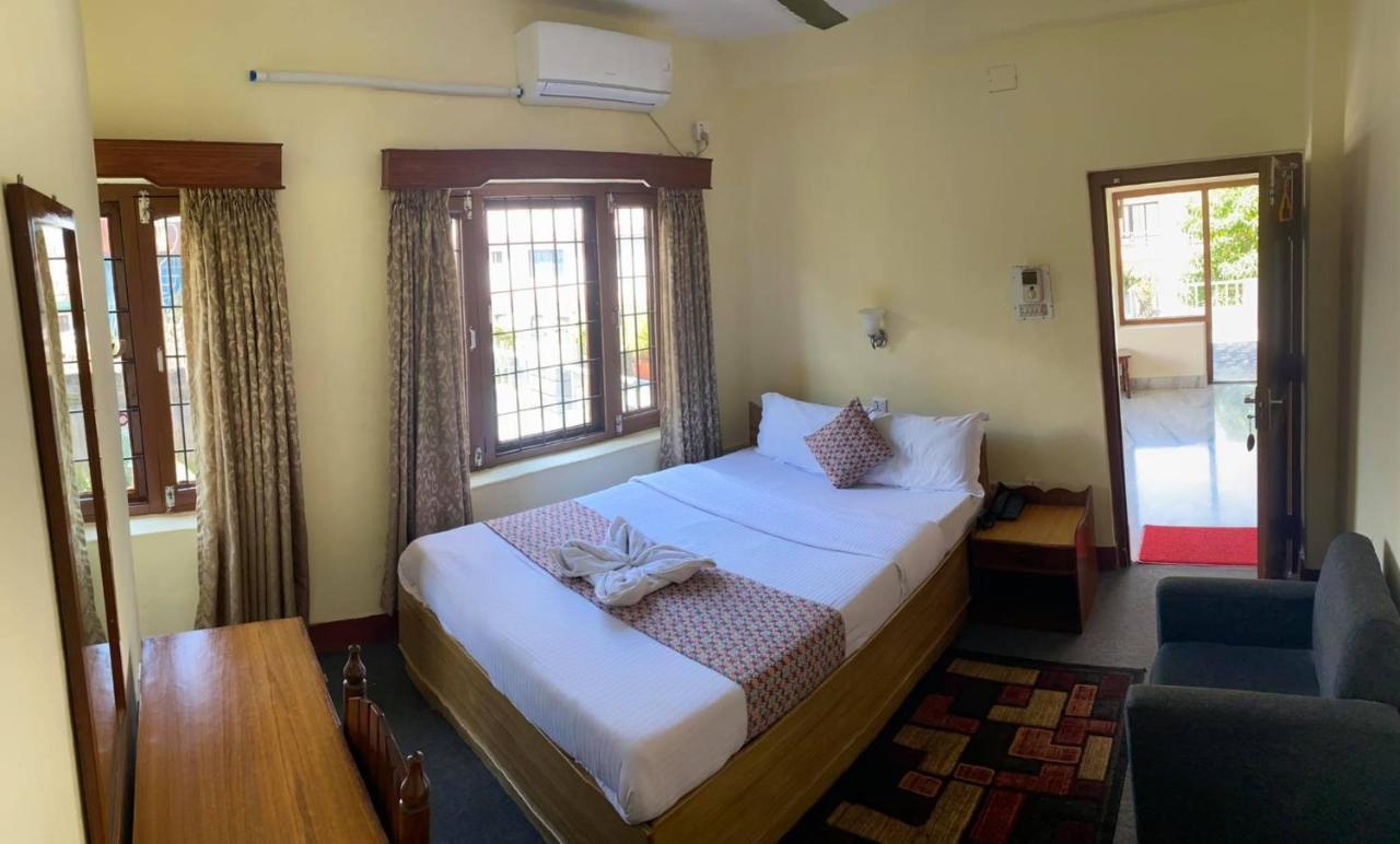Hotel Blue Magnet Pokhara Luaran gambar