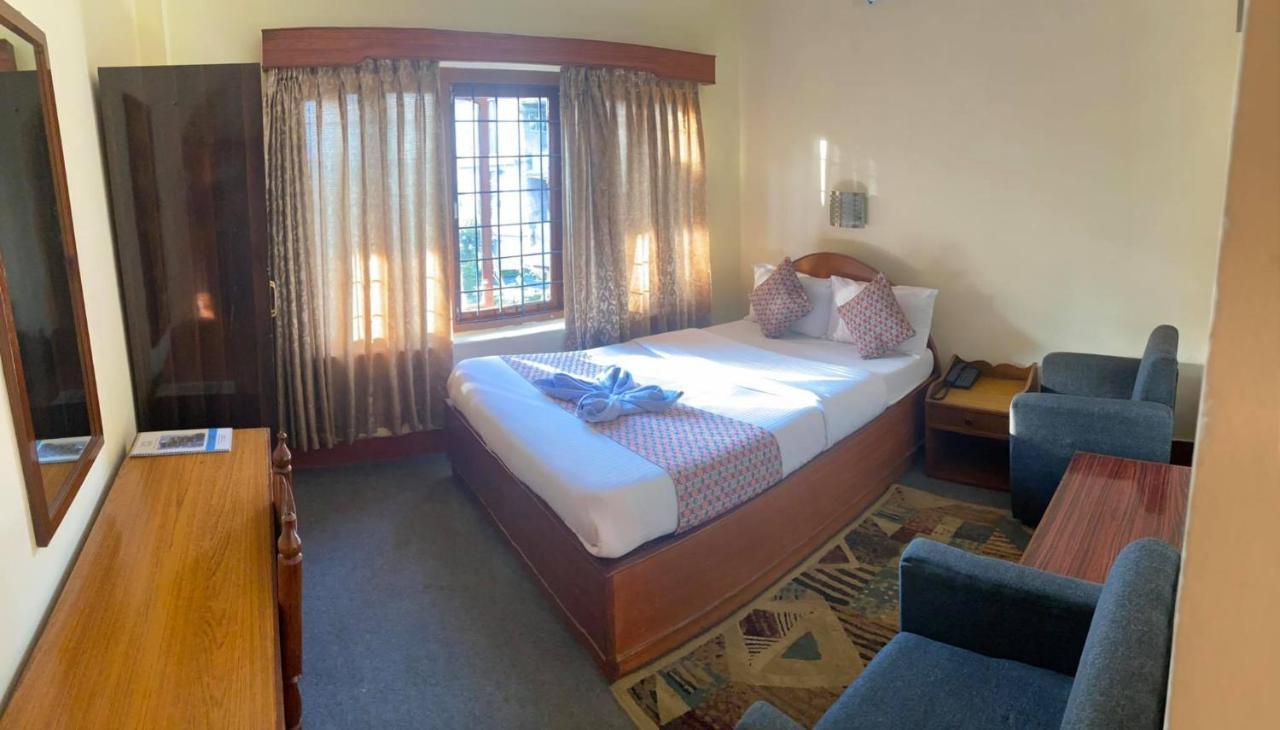 Hotel Blue Magnet Pokhara Luaran gambar