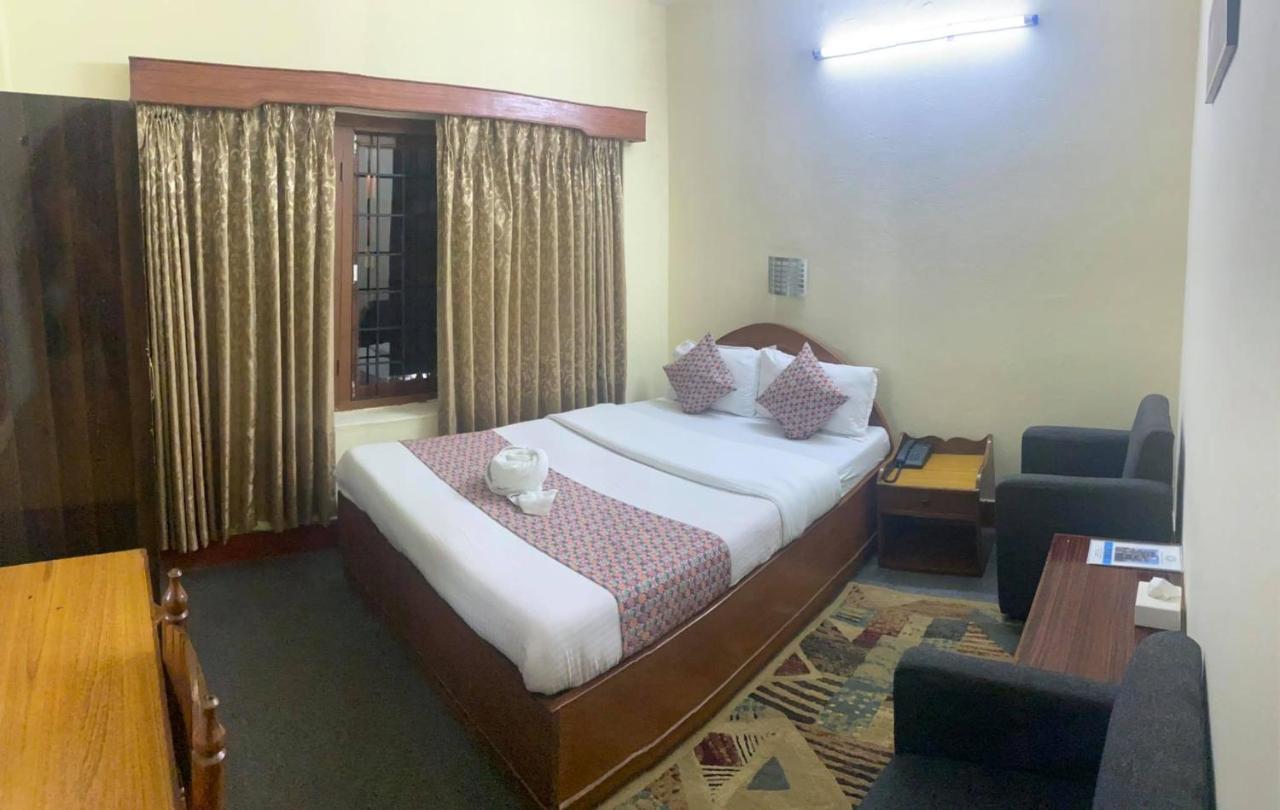 Hotel Blue Magnet Pokhara Luaran gambar