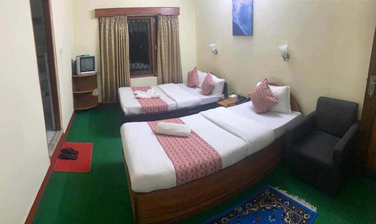 Hotel Blue Magnet Pokhara Luaran gambar