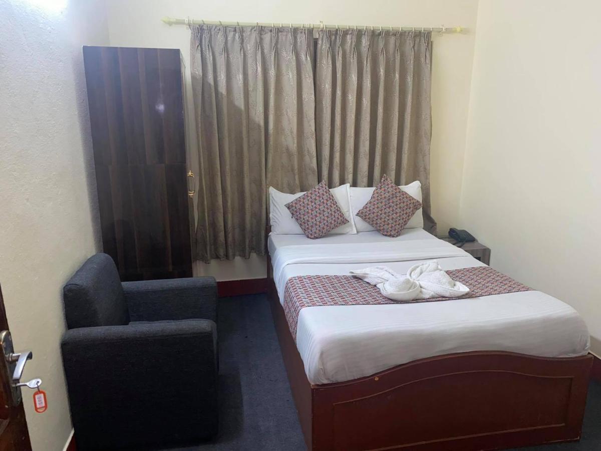 Hotel Blue Magnet Pokhara Luaran gambar